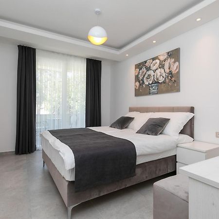 Nadija Apartmani โปเรช ภายนอก รูปภาพ