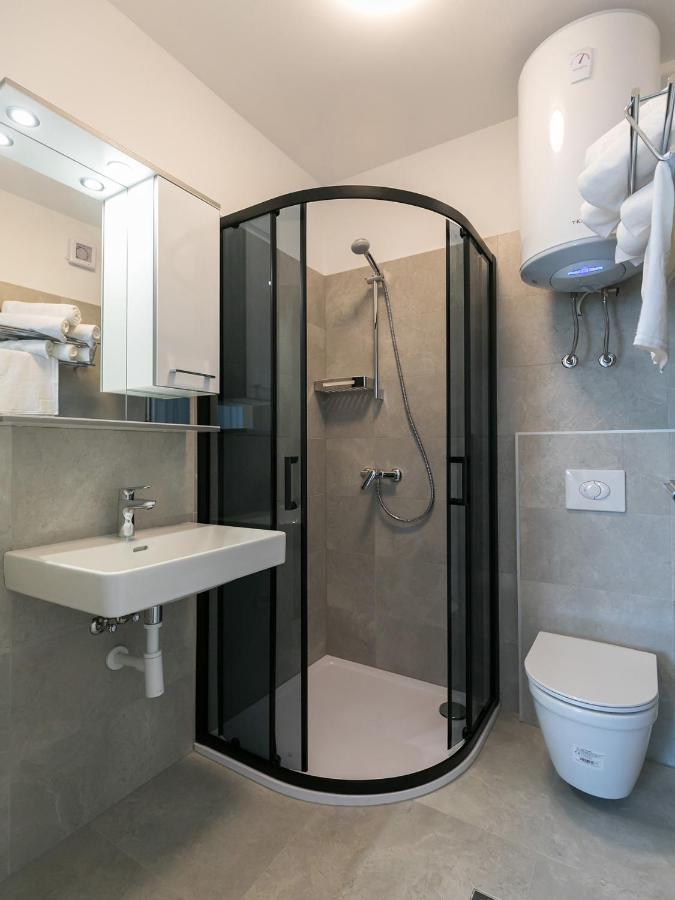 Nadija Apartmani โปเรช ภายนอก รูปภาพ