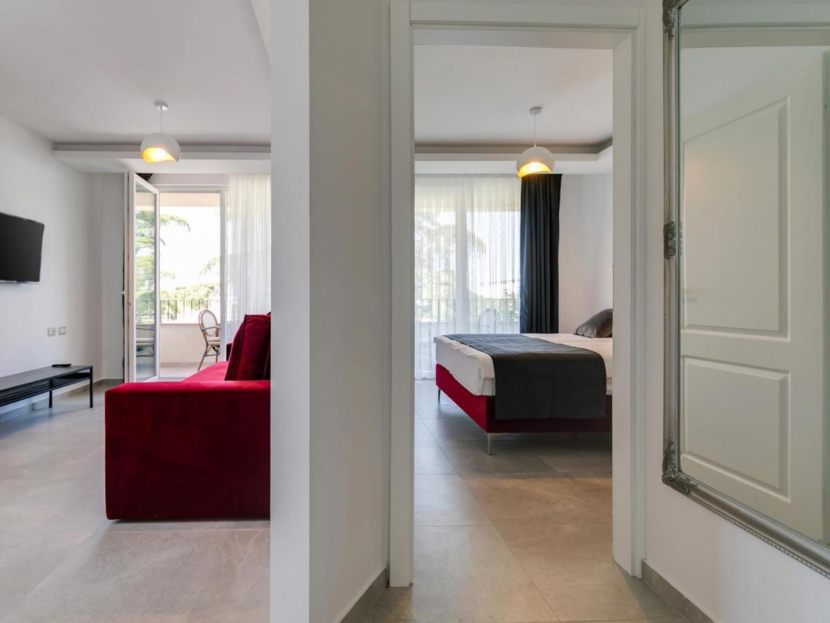 Nadija Apartmani โปเรช ภายนอก รูปภาพ