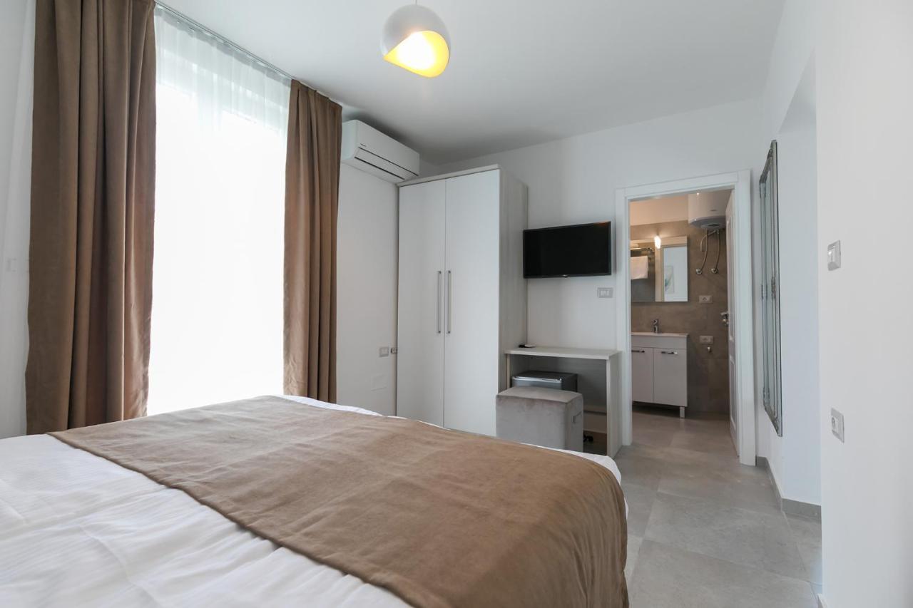 Nadija Apartmani โปเรช ภายนอก รูปภาพ