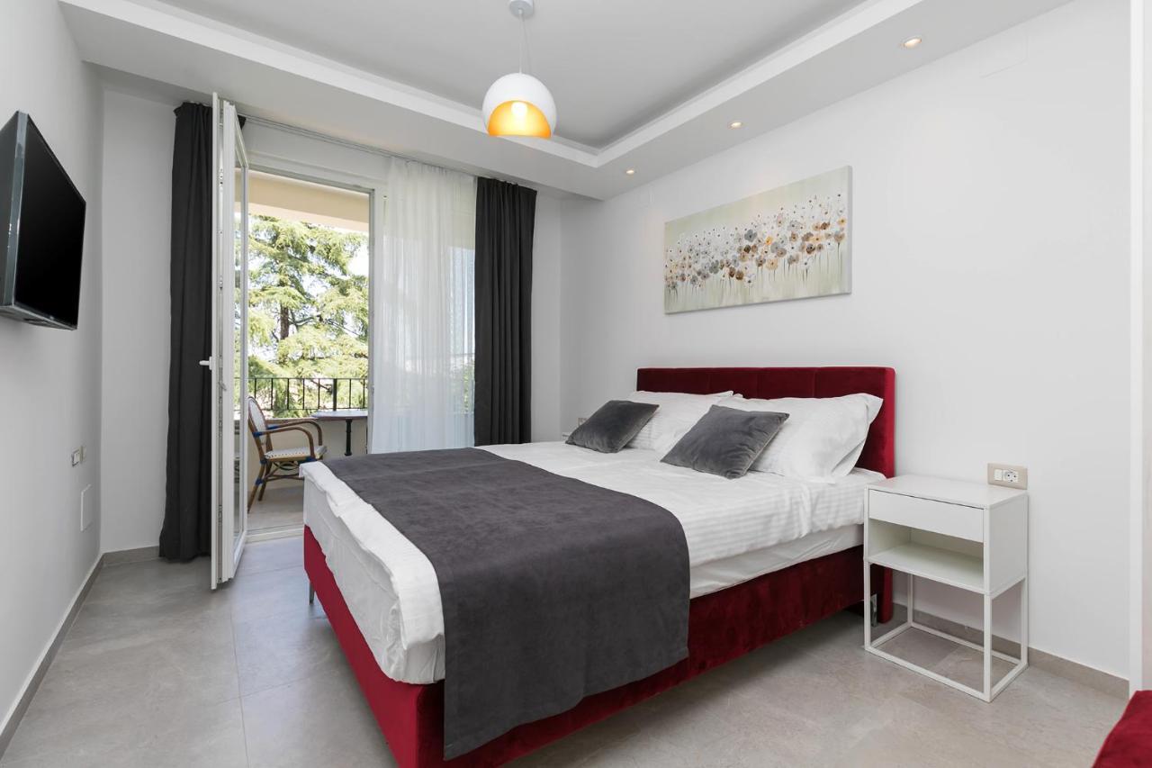 Nadija Apartmani โปเรช ภายนอก รูปภาพ