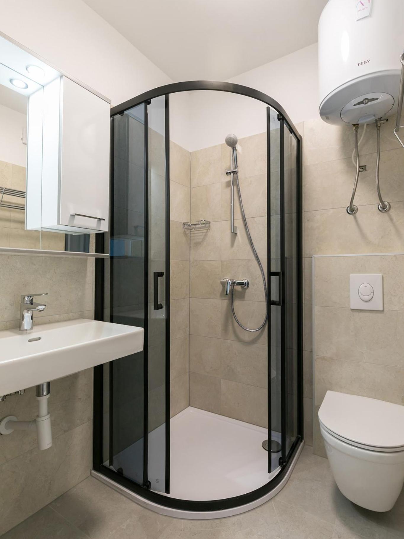 Nadija Apartmani โปเรช ภายนอก รูปภาพ